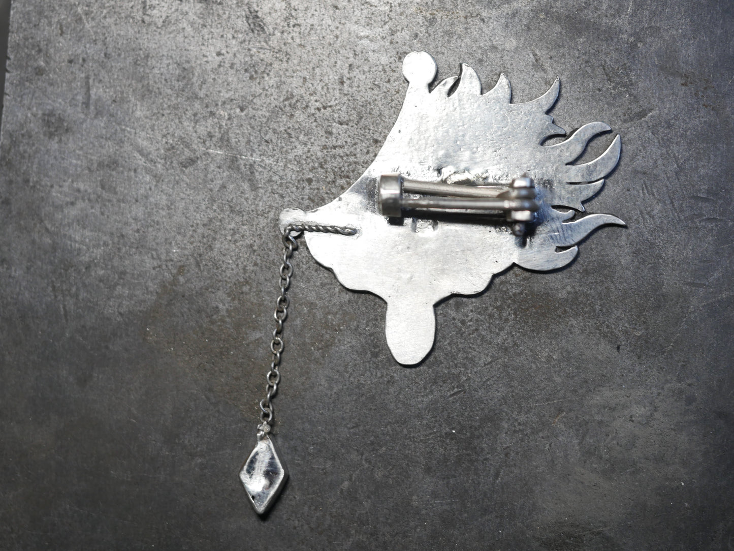 Broche psychédélique