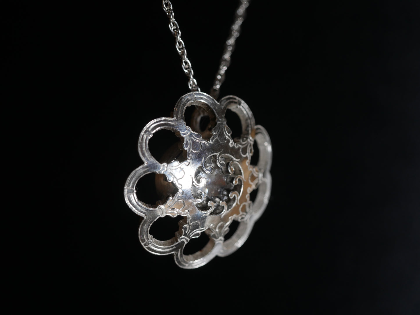Ringerike pendant