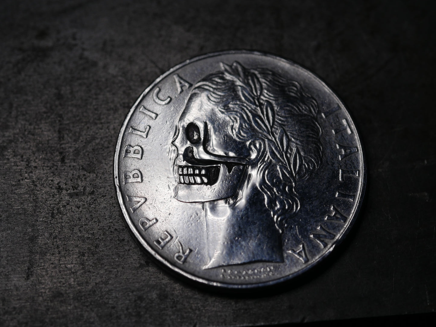Italian 100 Lira Skull Hobo coin