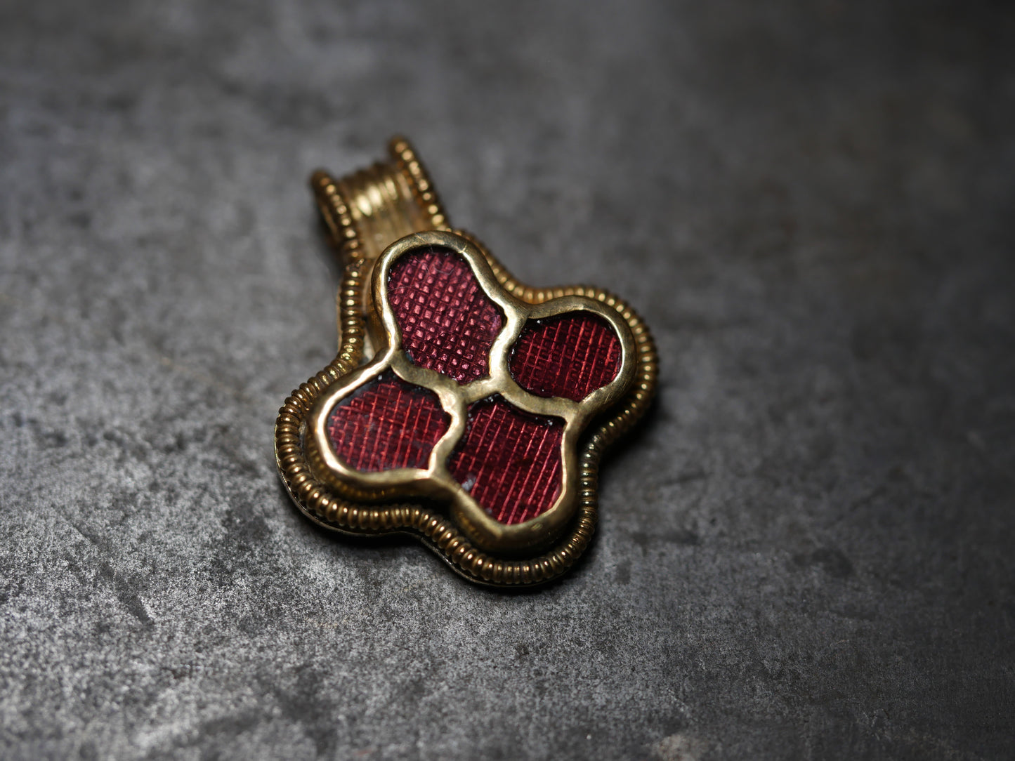Vendel Uppsala Pendant - Garnet and Gold plated Silver