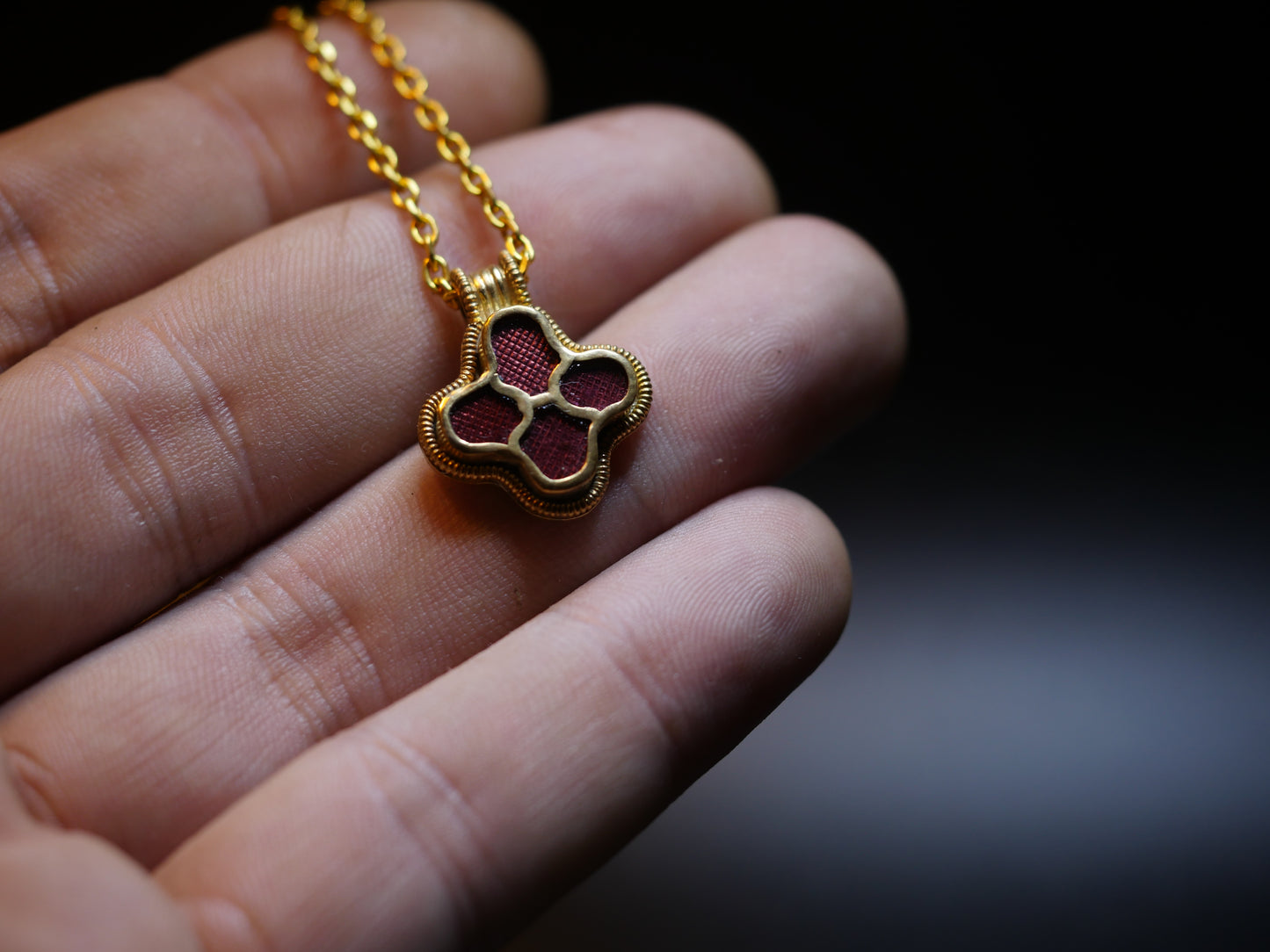 Vendel Uppsala Pendant - Garnet and Gold plated Silver